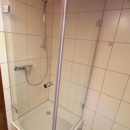 Urig-renovierte Bauernhauswohnung Nahe Regensburg- 70 Qm Apartment *