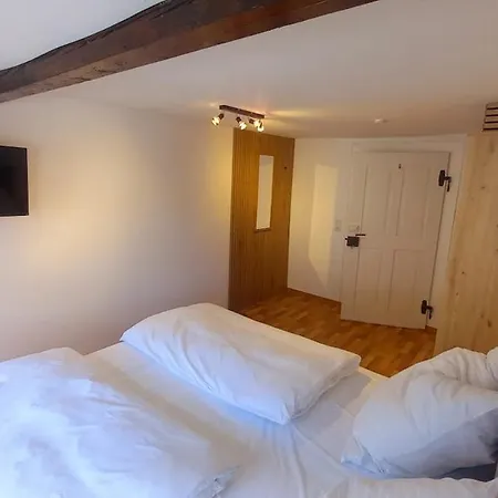Urig-renovierte Bauernhauswohnung Nahe Regensburg- 70 Qm Barbing