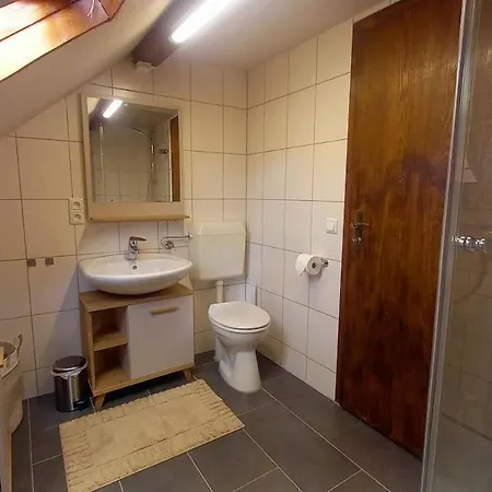 Apartment Urig-renovierte Bauernhauswohnung Nahe Regensburg- 70 Qm *